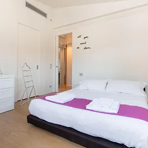 stunning-top-floor-flat-in-the-heart-of-verona-with-car-park.hotelinveneto.com/